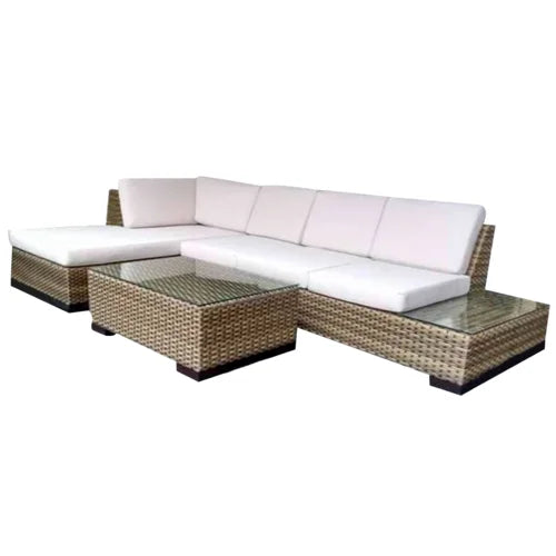 Mueble seccional de ratán para terraza. Incluye mesa de centro de ratán